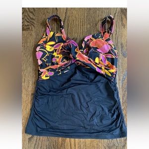 Lands End Underwire Tankini Swim Top size 6 DDD Floral underwire EUC worn once